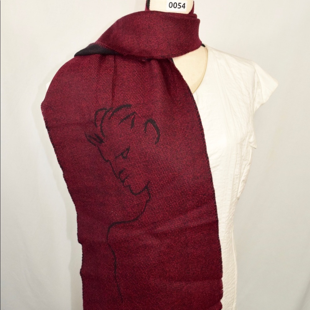 #54. Wool scarf. Reversible faun print